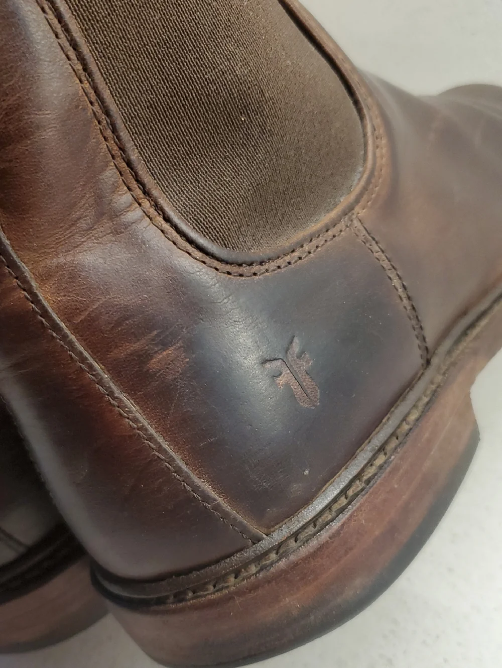 FRYE Men's Leather Chukka Boots (sz 10.5)